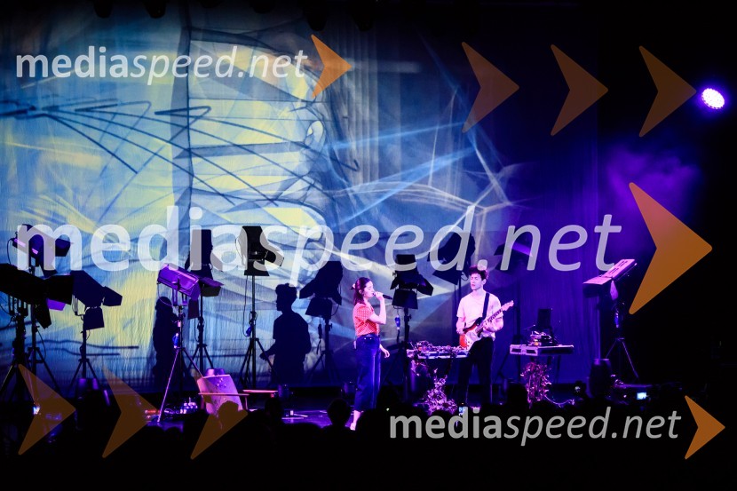  Zala Kralj, glasbenica;  Gašper  Šantl, glasbenikZALAGASPER, predstavitev prvenca