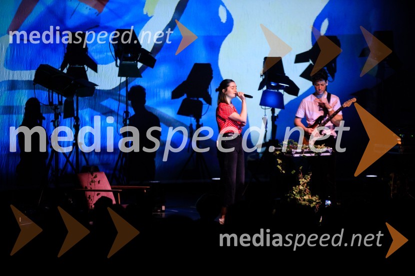  Zala Kralj, glasbenica;  Gašper  Šantl, glasbenikZALAGASPER, predstavitev prvenca