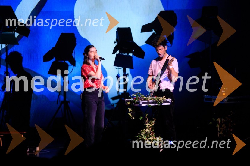  Zala Kralj, glasbenica;  Gašper  Šantl, glasbenikZALAGASPER, predstavitev prvenca