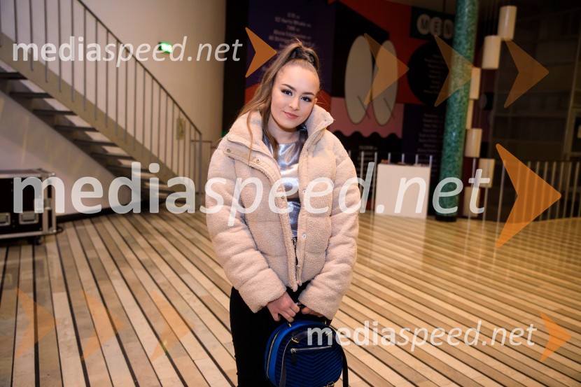  Lina Kuduzović, pevkaZALAGASPER, predstavitev prvenca