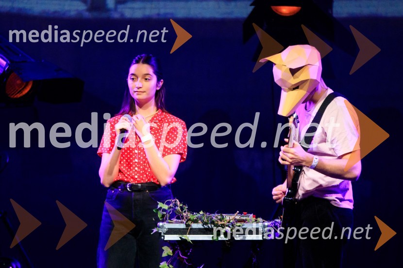  Zala Kralj, glasbenica;  Gašper  Šantl, glasbenikZALAGASPER, predstavitev prvenca