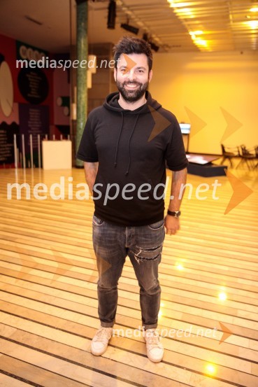  Tim Urbanya, DJ, radijski voditelj, Val 202ZALAGASPER, predstavitev prvenca