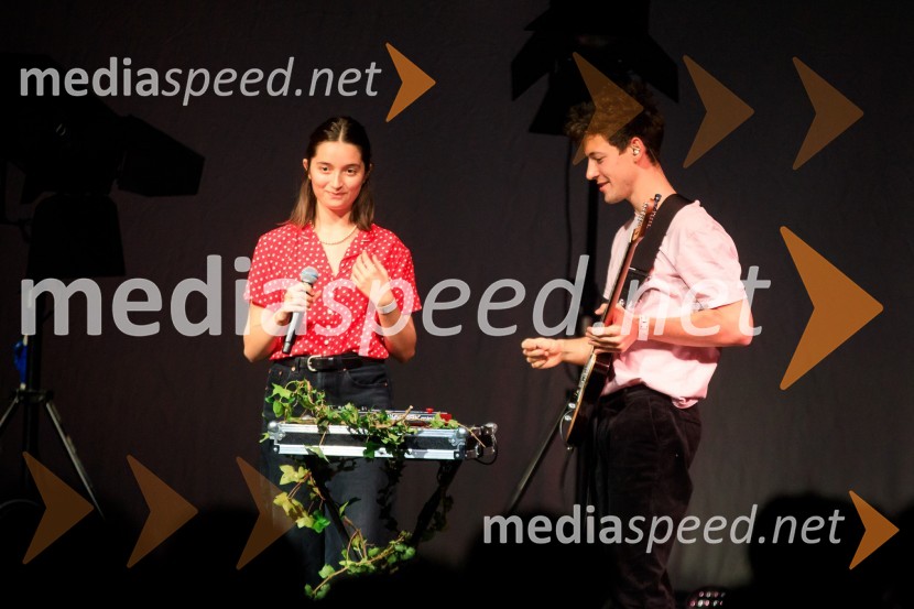  Zala Kralj, glasbenica;  Gašper  Šantl, glasbenikZALAGASPER, predstavitev prvenca