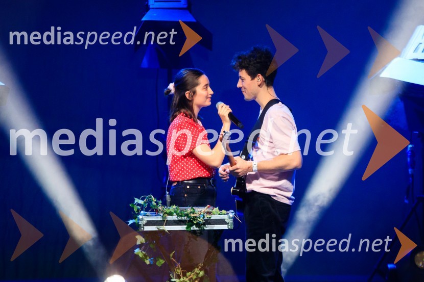  Zala Kralj, glasbenica;  Gašper  Šantl, glasbenikZALAGASPER, predstavitev prvenca