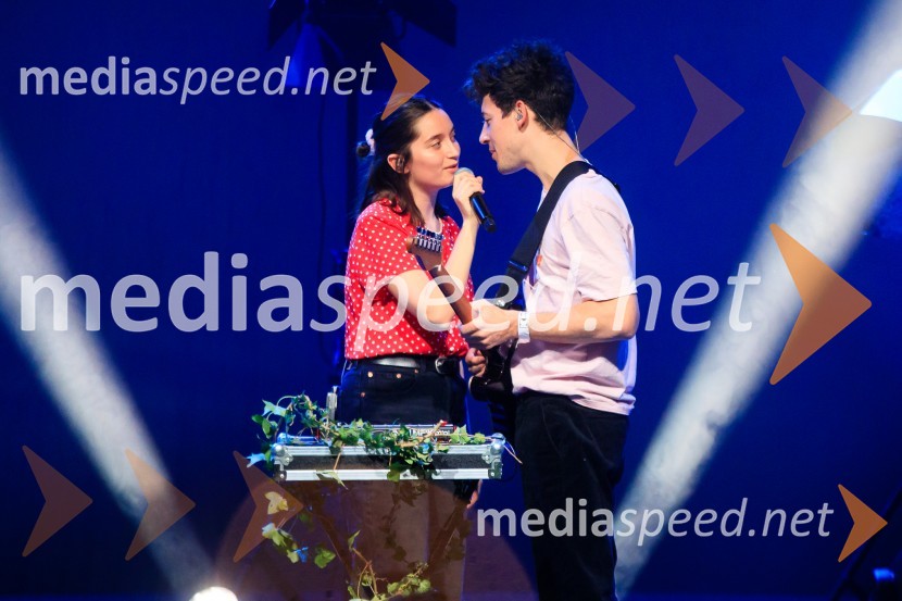  Zala Kralj, glasbenica;  Gašper  Šantl, glasbenikZALAGASPER, predstavitev prvenca