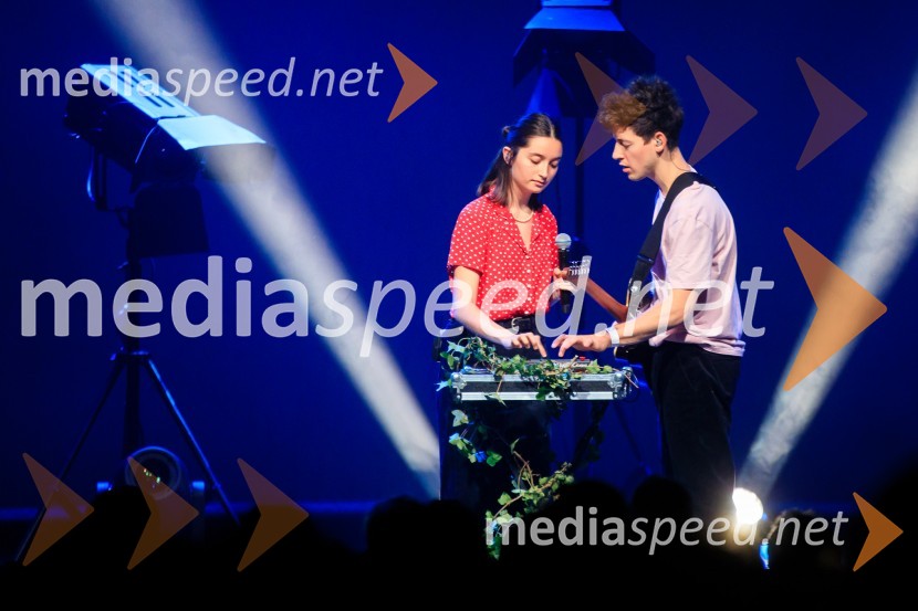  Zala Kralj, glasbenica;  Gašper  Šantl, glasbenikZALAGASPER, predstavitev prvenca