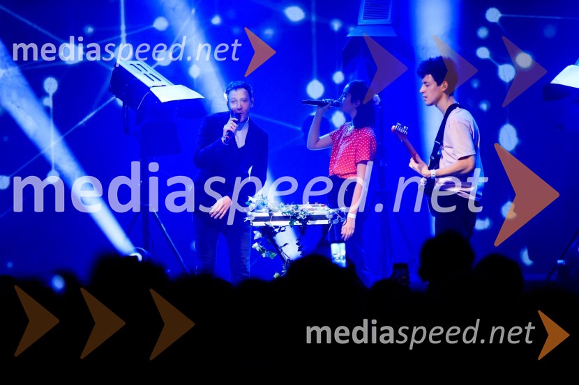  Klemen Slakonja, igralec, komik in TV voditelj;  Zala Kralj, glasbenica;  Gašper  Šantl, glasbenikZALAGASPER, predstavitev prvenca