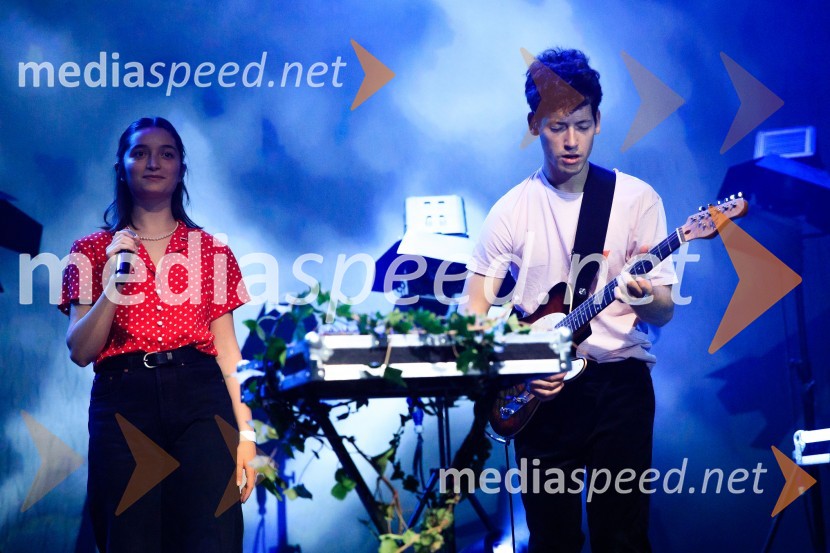  Zala Kralj, glasbenica;  Gašper  Šantl, glasbenikZALAGASPER, predstavitev prvenca