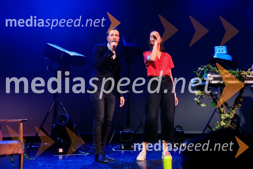  Klemen Slakonja, igralec, komik in TV voditelj;  Zala Kralj, glasbenicaZALAGASPER, predstavitev prvenca