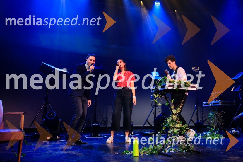  Klemen Slakonja, igralec, komik in TV voditelj;  Zala Kralj, glasbenica;  Gašper  Šantl, glasbenikZALAGASPER, predstavitev prvenca