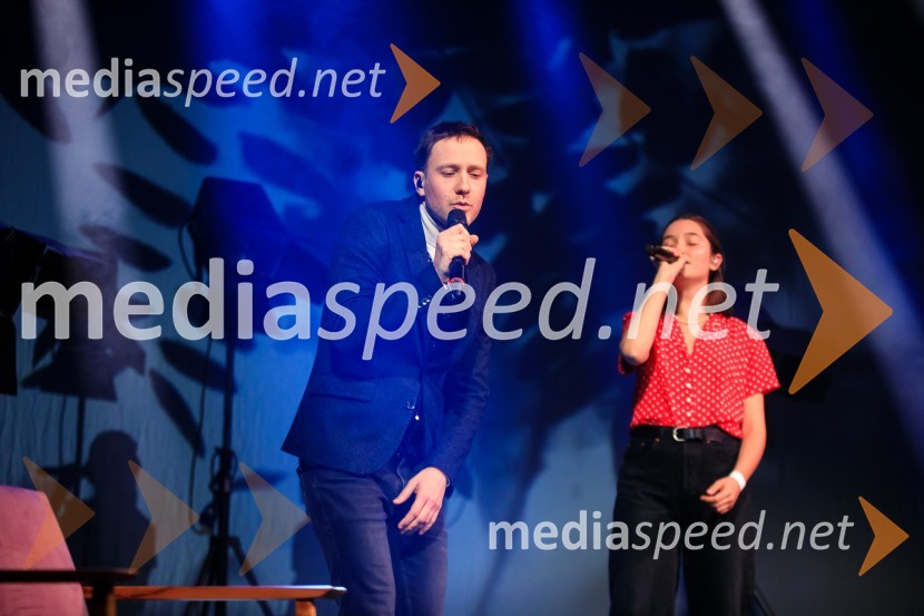  Klemen Slakonja, igralec, komik in TV voditelj;  Zala Kralj, glasbenicaZALAGASPER, predstavitev prvenca