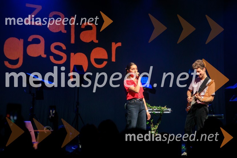  Zala Kralj, glasbenica;  Gašper  Šantl, glasbenikZALAGASPER, predstavitev prvenca