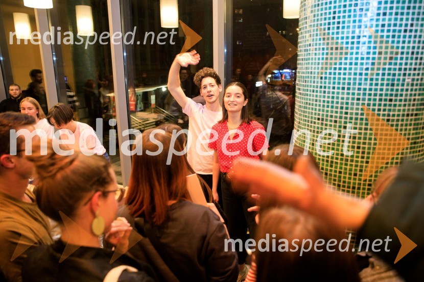  Gašper  Šantl, glasbenik;  Zala Kralj, glasbenicaZALAGASPER, predstavitev prvenca