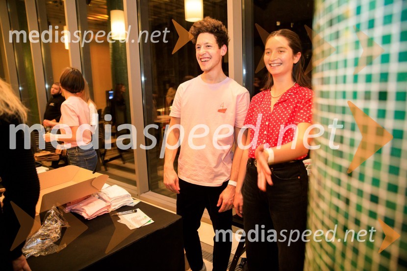  Gašper  Šantl, glasbenik;  Zala Kralj, glasbenicaZALAGASPER, predstavitev prvenca