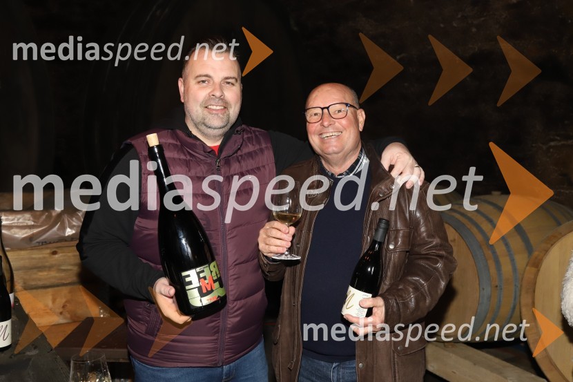  Gregor Mikuž, M-vina;  Boris Rošker, glasbenikSrečanje muzikantov na izletniški kmetiji Mikuž