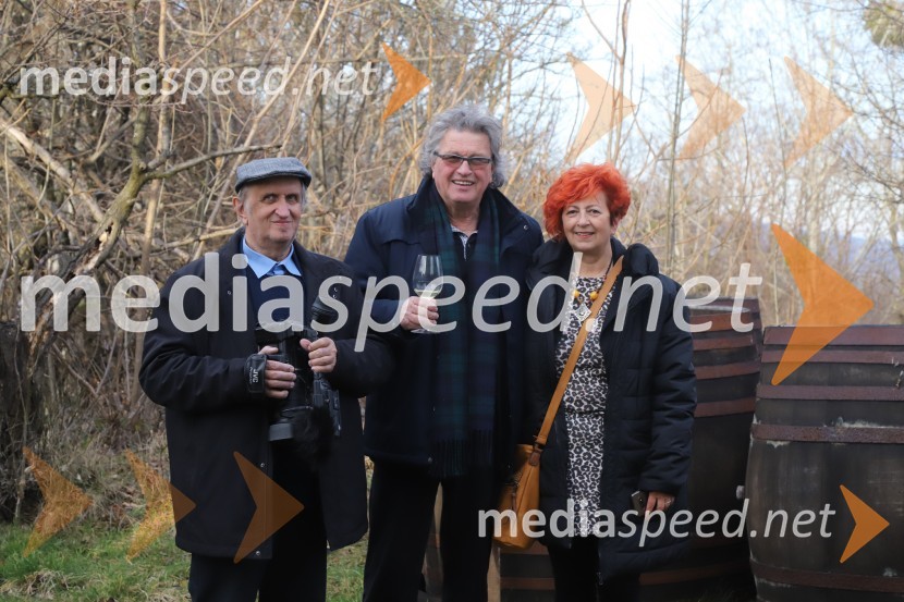  Frančišek Kopič, snemalec;  Ivo Mojzer;  Anita KirbišSrečanje muzikantov na izletniški kmetiji Mikuž