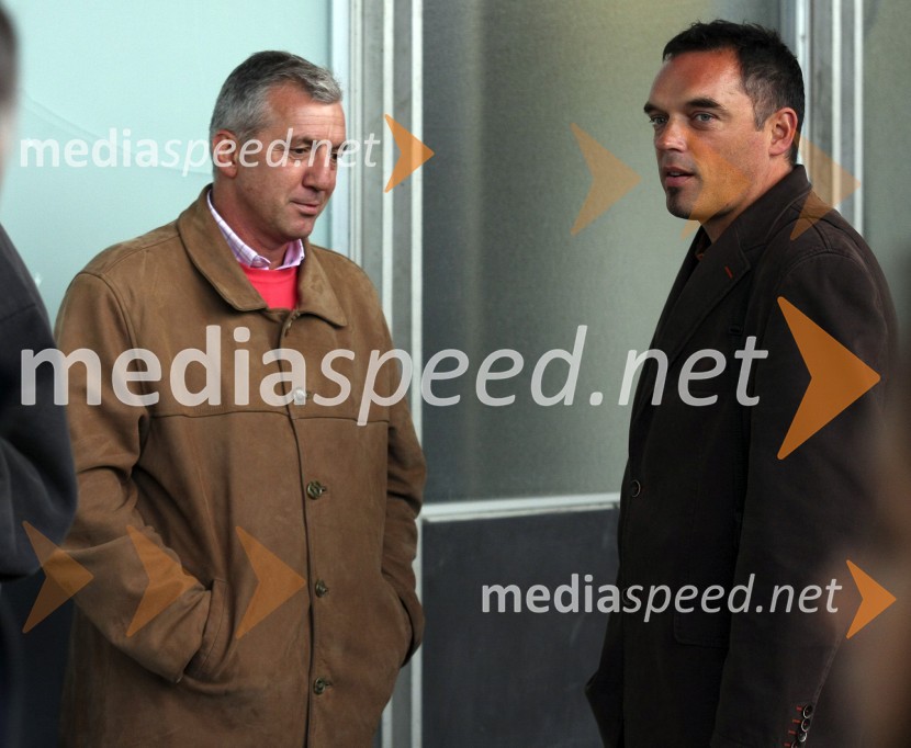 Iztok Rems, generalni sekretar KZS in nekdanji košarkaški sodnik in Gašper Bolhar, televizijski in radijski voditeljKošarka: Olimpija - Maccabi Tel Aviv