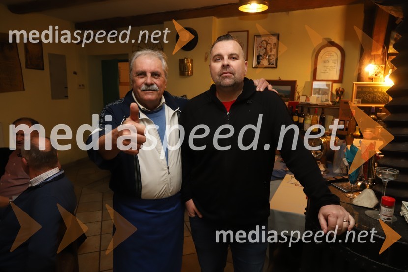  Danilo Mikuž;  Gregor Mikuž, M-vinaSrečanje muzikantov na izletniški kmetiji Mikuž