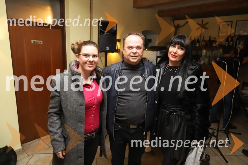  Tamara  Vandur , harmonika;  Dušan  Škrbot, glasbenik;  Tjaša Vandur, plesalkaSrečanje muzikantov na izletniški kmetiji Mikuž