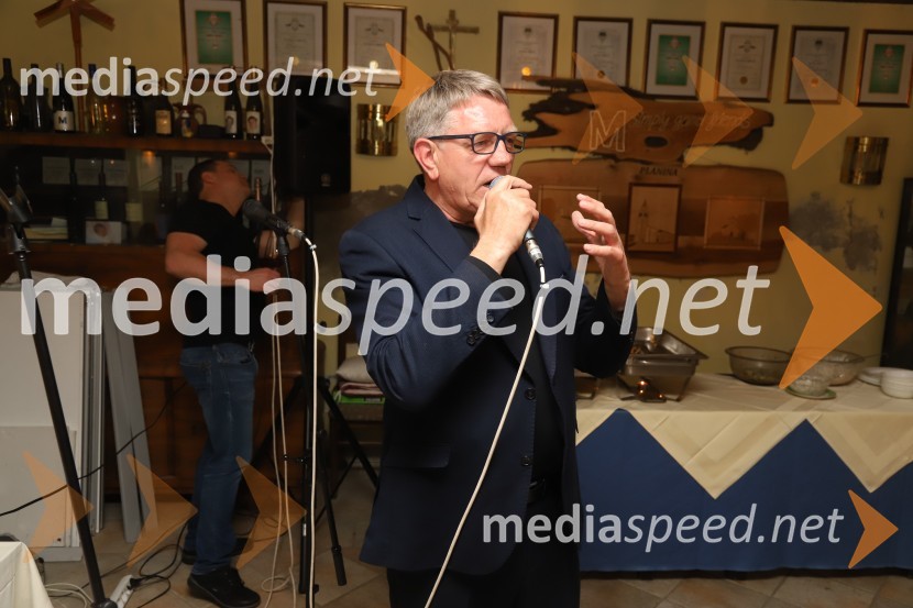  Rudi Šantl, pevecSrečanje muzikantov na izletniški kmetiji Mikuž