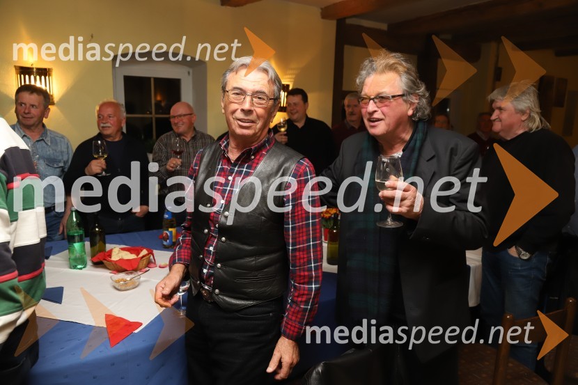  Jože Kobler, pevec;  Ivo MojzerSrečanje muzikantov na izletniški kmetiji Mikuž