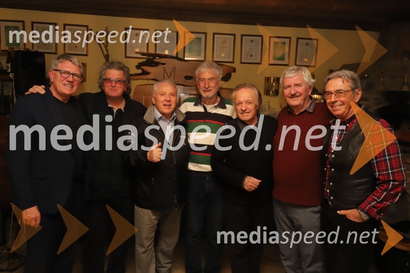  Rudi Šantl, pevec;  Ivo Mojzer;  Oto Vrhovnik, glasbenik;  Edvard Holnthaner, dirigent, Toti big band Maribor;  Alfi Nipič, pevec;  Srečko Kovačič , klarinetist;  Jože Kobler, pevecSrečanje muzikantov na izletniški kmetiji Mikuž