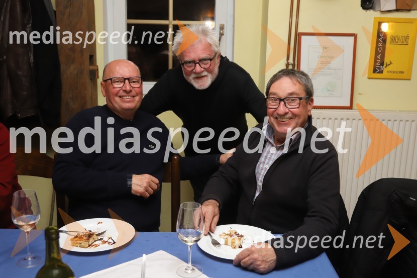  Boris Rošker, glasbenik;  Rudi Miložič, glasbenik;  ... Srečanje muzikantov na izletniški kmetiji Mikuž