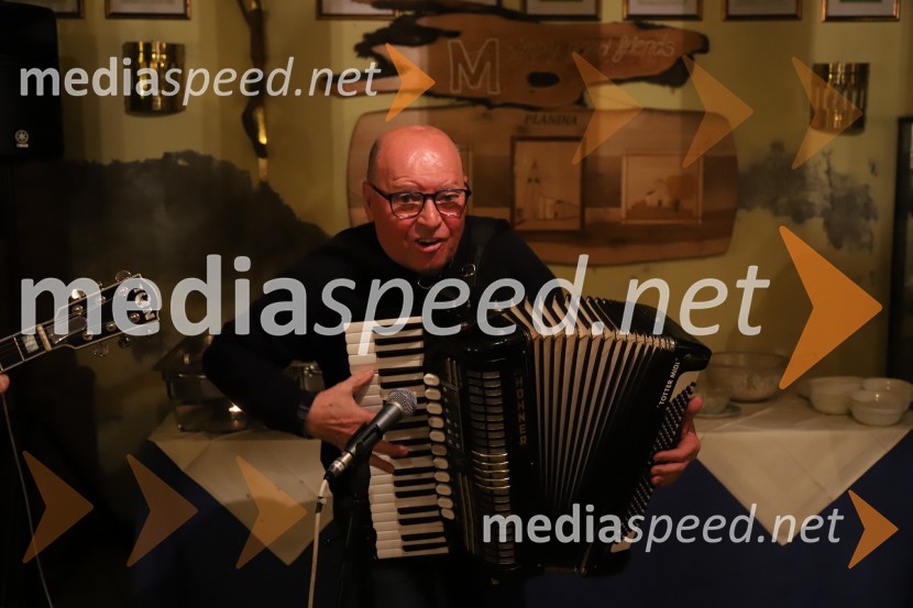  Boris Rošker, glasbenikSrečanje muzikantov na izletniški kmetiji Mikuž