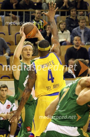 Miha Zupan, Union Olimpija (center)Košarka: Olimpija - Maccabi Tel Aviv