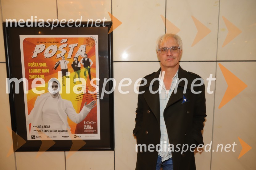  Rok Vilčnik, pesnik, dramatik, glasbenikPošta, premiera absurdno tragične komedije v SNG Maribor