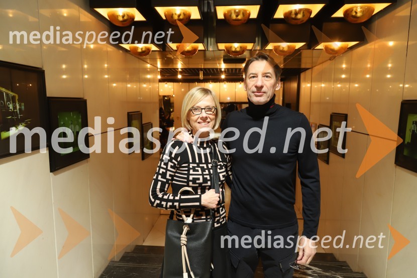  Irena Kramberger Uran;  Rudi Uran, slikar, režiserPošta, premiera absurdno tragične komedije v SNG Maribor