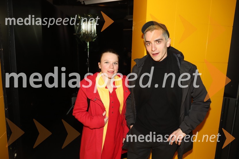  Mateja Kokol, režiserka;  Petja Labović, igralecPošta, premiera absurdno tragične komedije v SNG Maribor