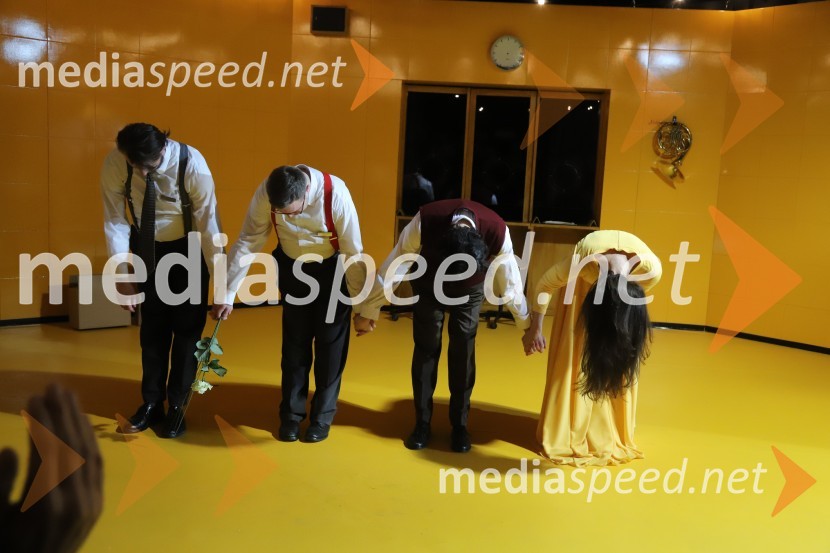  Blaž Dolenc, igralec;  Gregor Podričnik, igralec;  Žan Koprivnik, igralec;  Minca Lorenci, igralkaPošta, premiera absurdno tragične komedije v SNG Maribor