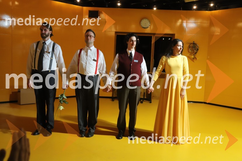  Blaž Dolenc, igralec;  Gregor Podričnik, igralec;  Žan Koprivnik, igralec;  Minca Lorenci, igralkaPošta, premiera absurdno tragične komedije v SNG Maribor