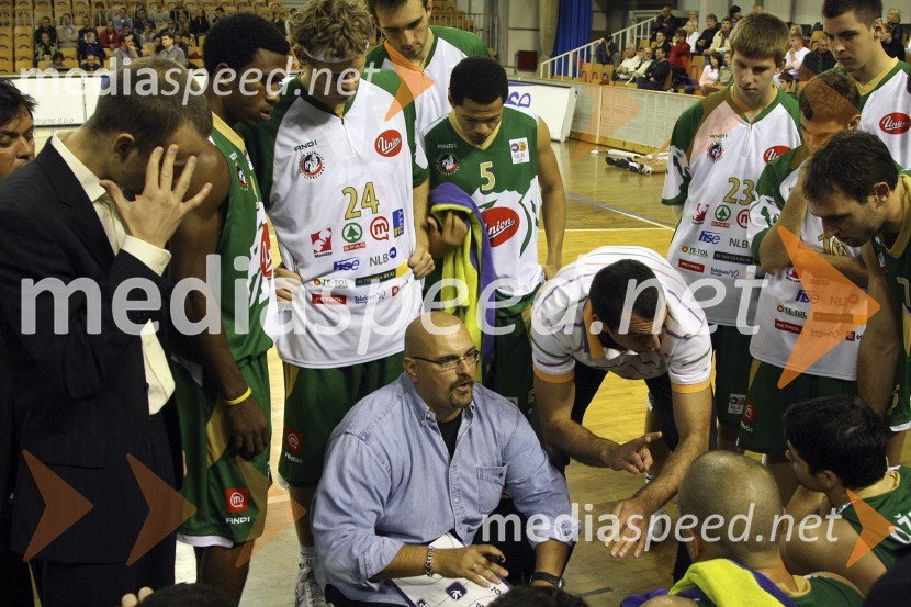 Time out Union OlimpijeKošarka: Olimpija - Maccabi Tel Aviv