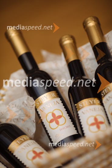 5. Tradicionalna Smolčkova trgatev naravno sušenega grozdja za vino Steyer