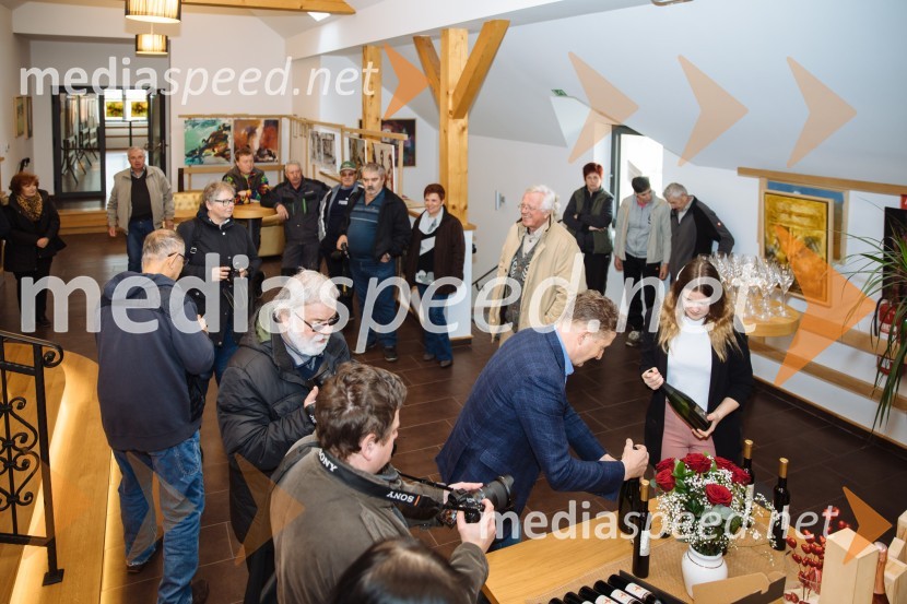 5. Tradicionalna Smolčkova trgatev naravno sušenega grozdja za vino Steyer