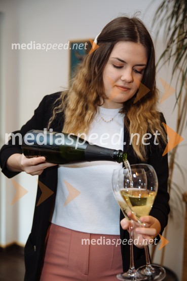  Vaneja Steyer, Steyer Vina5. Tradicionalna Smolčkova trgatev naravno sušenega grozdja za vino Steyer