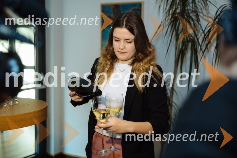  Vaneja Steyer, Steyer Vina5. Tradicionalna Smolčkova trgatev naravno sušenega grozdja za vino Steyer