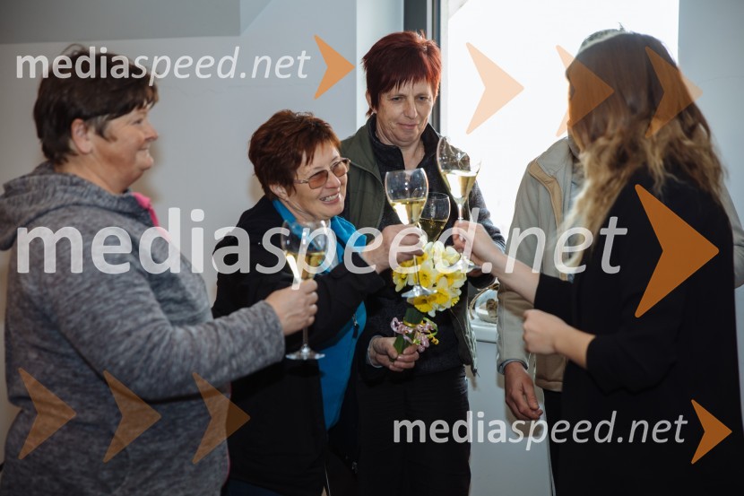 5. Tradicionalna Smolčkova trgatev naravno sušenega grozdja za vino Steyer