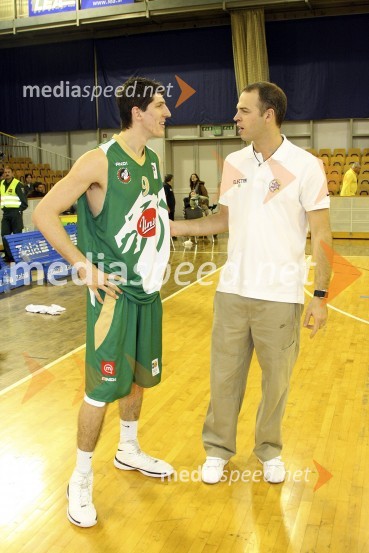 Damjan Rudež, Union Olimpija (krilo) in Gur Shelef, nekdanji igralec Maccabija in »team manager«Košarka: Olimpija - Maccabi Tel Aviv