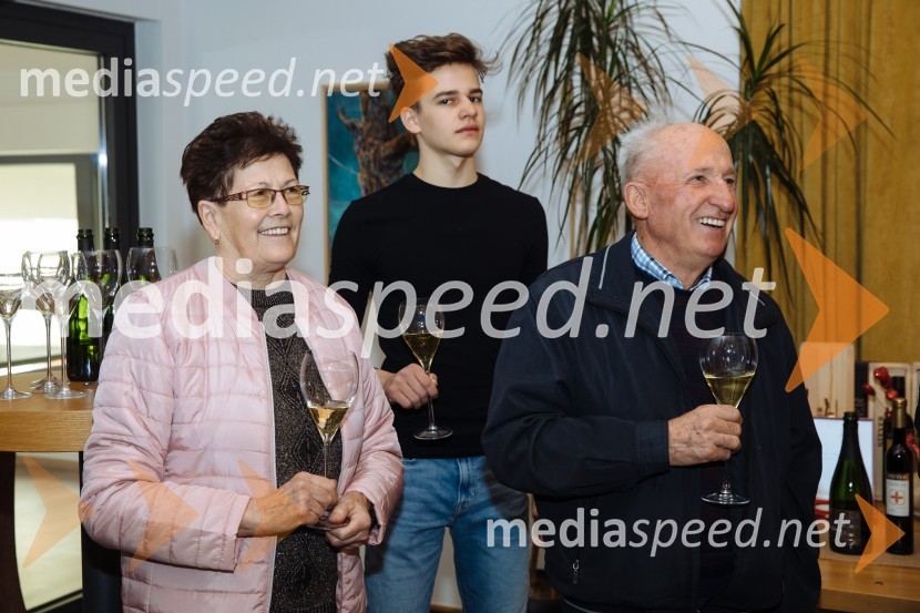  Jožefa Steyer, Steyer Vina;  Mark Steyer, Steyer Vina;  Jožef Steyer, Steyer Vina5. Tradicionalna Smolčkova trgatev naravno sušenega grozdja za vino Steyer