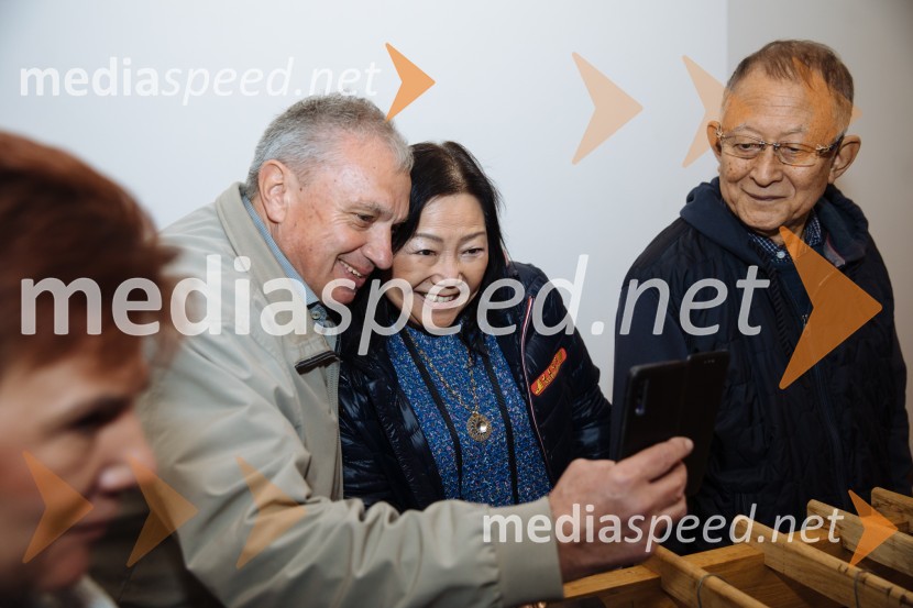  ... ;  Keiko Mori, Zaria;  Yukio Mori, Zaria5. Tradicionalna Smolčkova trgatev naravno sušenega grozdja za vino Steyer