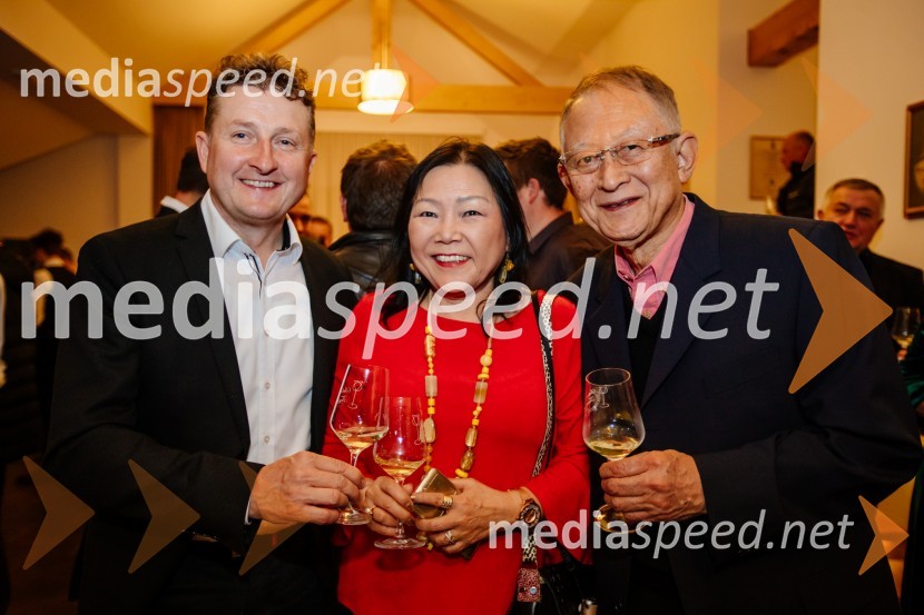  Danilo Steyer,   vinar, Steyer Vina; vinski vitez, predsednik Vinske reprezentance Slovenije;  Keiko Mori, Zaria;  Yukio Mori, ZariaKruh in vino, Tomaž Kavčič in Petar Grašo na posestvu Steyer