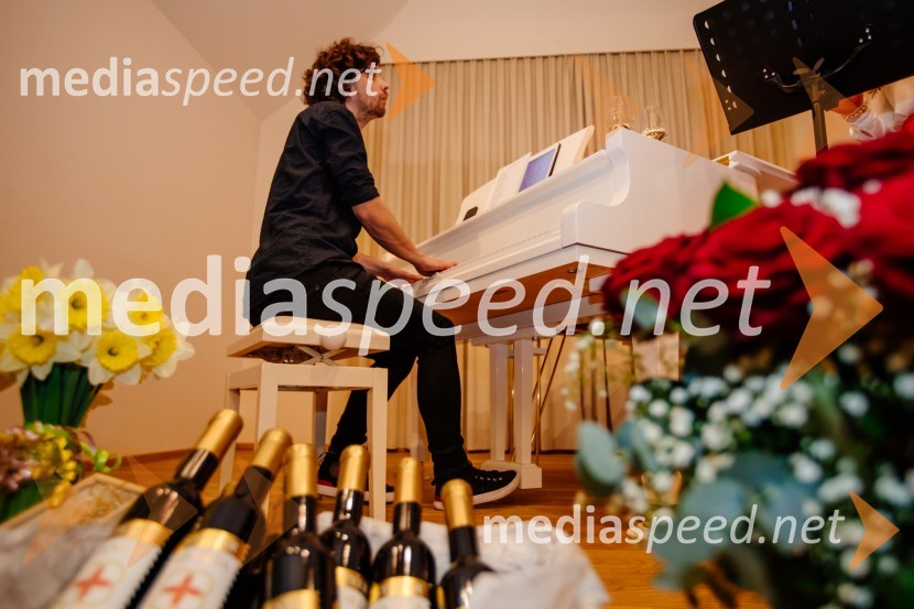 Kruh in vino, Tomaž Kavčič in Petar Grašo na posestvu Steyer