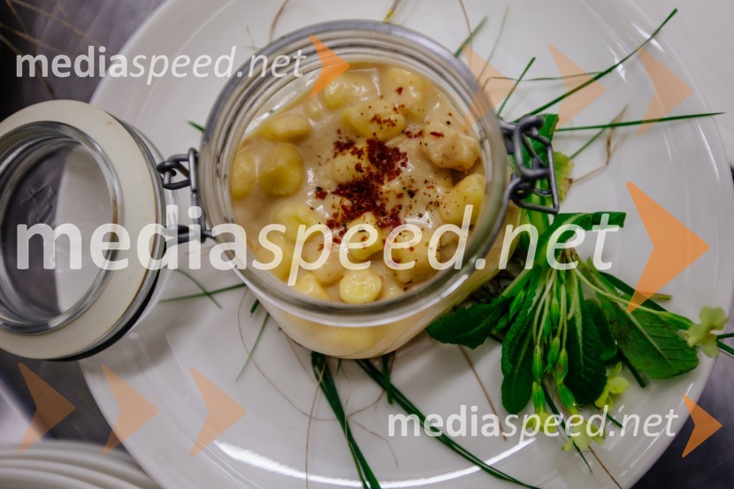 Kruh in vino, Tomaž Kavčič in Petar Grašo na posestvu Steyer