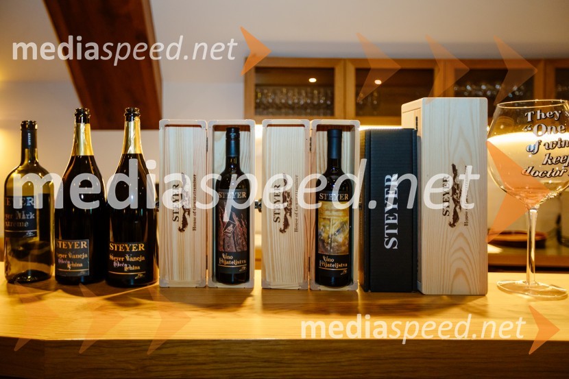 Kruh in vino, Tomaž Kavčič in Petar Grašo na posestvu Steyer