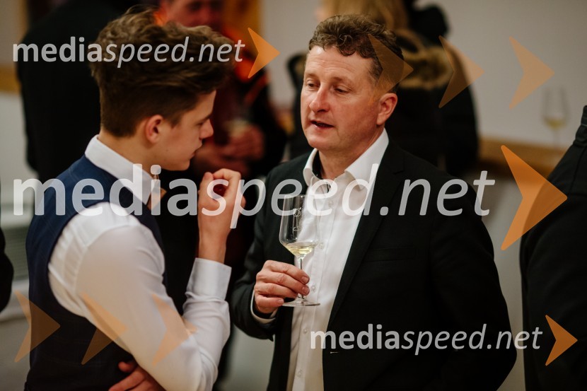  Mark Steyer, Steyer Vina;  Danilo Steyer,   vinar, Steyer Vina; vinski vitez, predsednik Vinske reprezentance SlovenijeKruh in vino, Tomaž Kavčič in Petar Grašo na posestvu Steyer