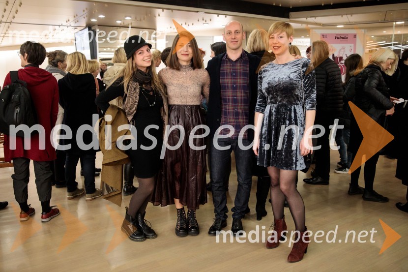  Ana  Škreblin,  vodja odnosov z javnostmi;   Alma  Čaušević Klemenčič, izvršna direktorica Beletrine;  ... ;  Maša  Malovrh, strokovnjakinja za spletno dostopnost, BeletrinaFabula - Otvoritev Festivala literature sveta