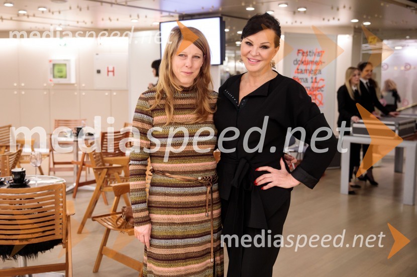  Meta Česnik, novinarka;  Miša Molk, televizijska voditeljica in urednicaFabula - Otvoritev Festivala literature sveta